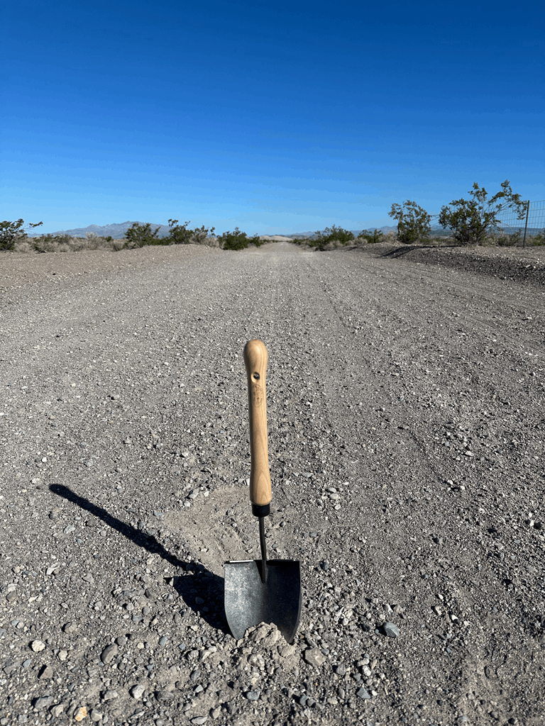 DeWit Shovel - American with 10" Handgrip - Image 4