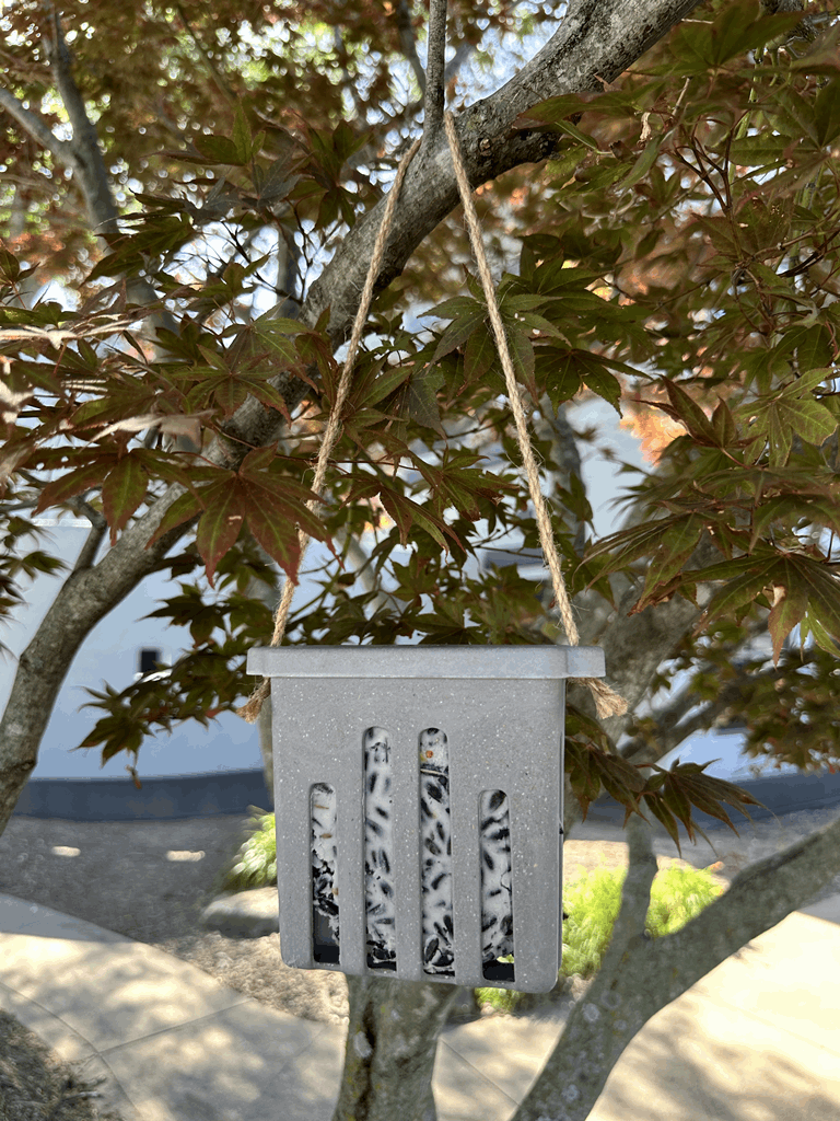 Suet Cake Feeder - Straw - Image 8